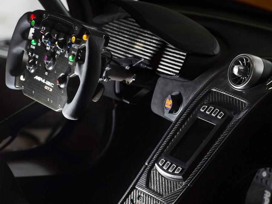  McLaren MP4-12C GT3 2011 года  (фото 69 из 107)